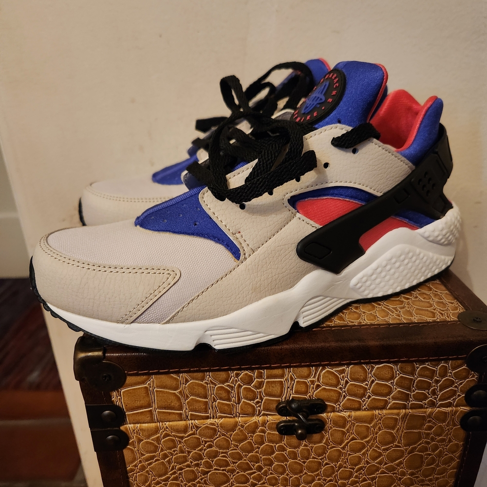 Nike Air Huaraches desert sand/Persian violet